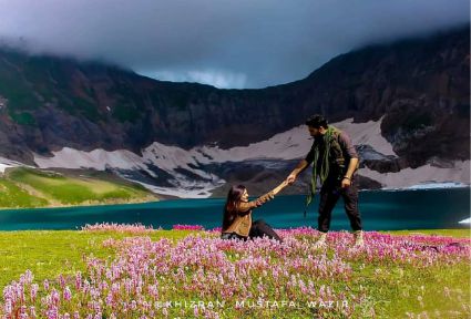 Couple Ratti Gali Lake