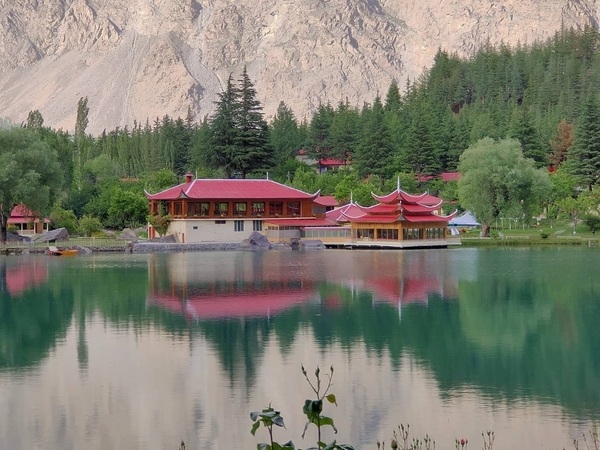Shangrilla Lake